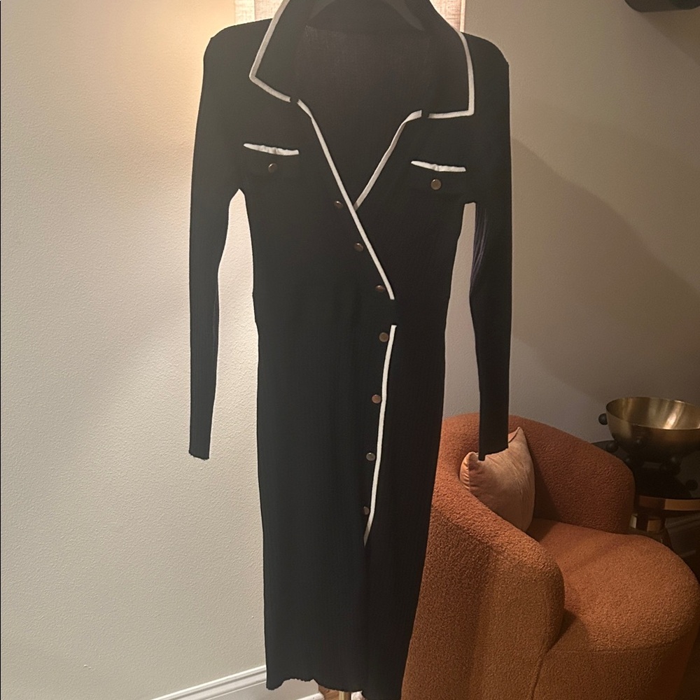 Commence Elegant Black knit gold Button-Down Dress